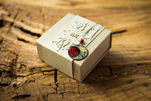 Kép betöltése a galériamegjelenítőbe: Meggypiros Solina Decent nyaklánc