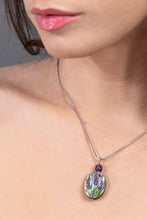 Kép betöltése a galériamegjelenítőbe: Levendulaszín Lavanduril Decent nyaklánc