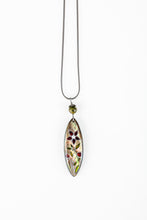 Kép betöltése a galériamegjelenítőbe: Rézgesztenyeszín Gilnith Decent Nyaklánc