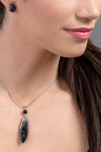 Kép betöltése a galériamegjelenítőbe: Éjfekete Spiralith Decent kollekció