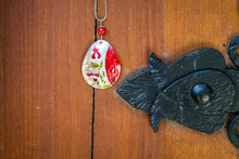 Kép betöltése a galériamegjelenítőbe: Meggypiros Tuliphen Diva nyaklánc