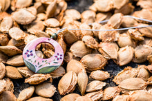 Kép betöltése a galériamegjelenítőbe: Rézgesztenyeszín Gilnith Diva nyaklánc