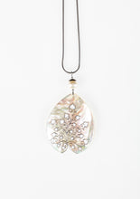 Kép betöltése a galériamegjelenítőbe: Holdfényezüst Nothrilien Diva nyaklánc