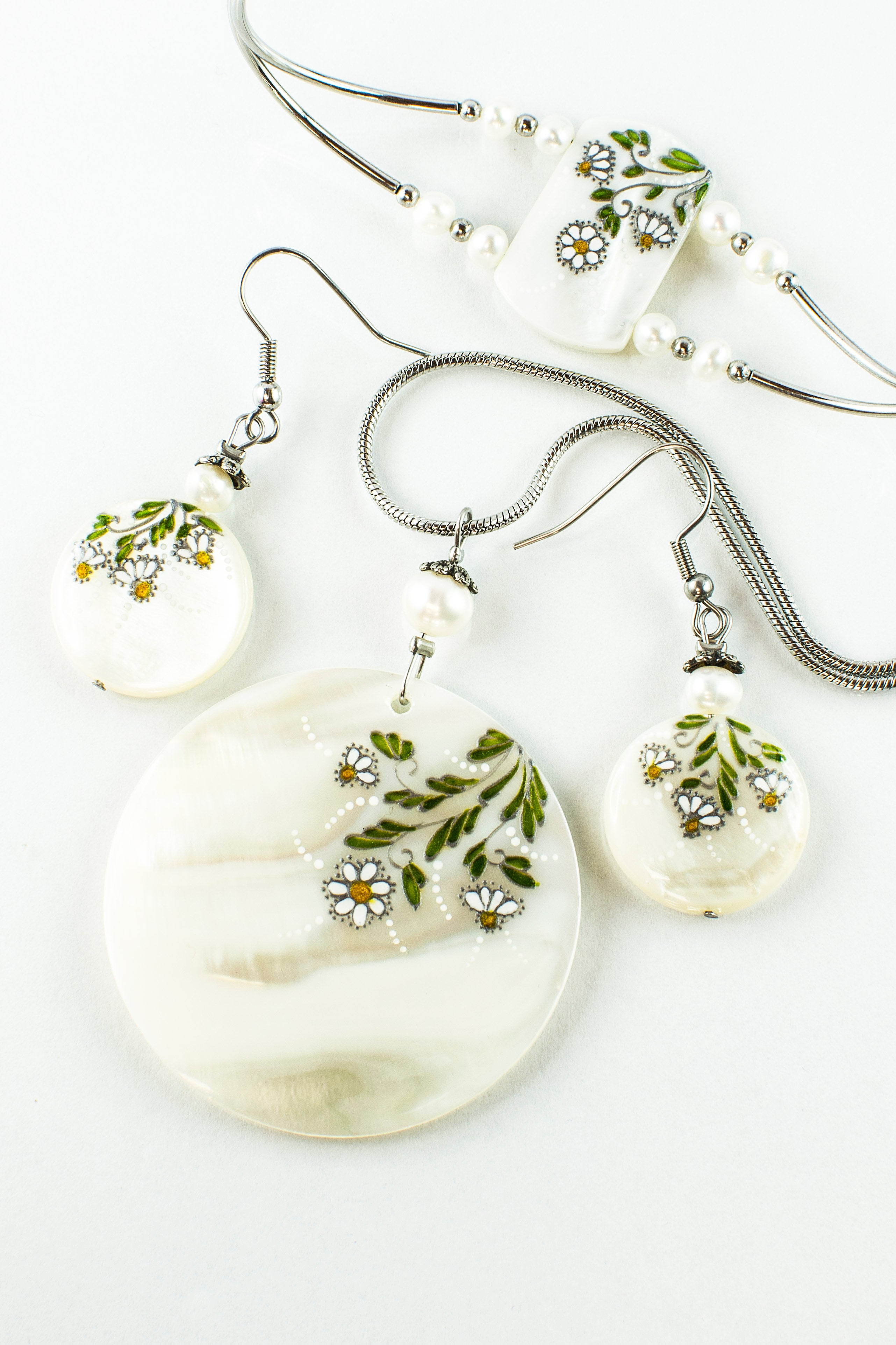 Summer White Chamalis Diva collection