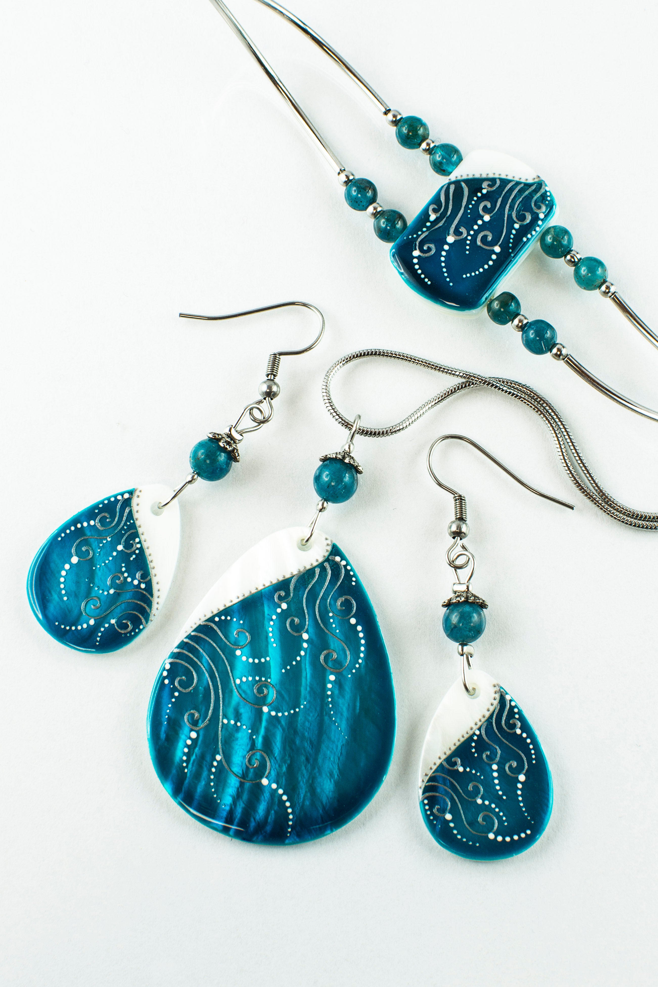 Lagoon Blue Spiralith Diva collection