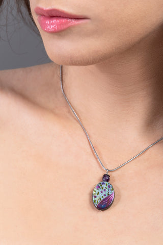 Shimmering Amethyst Tendrill Decent necklace