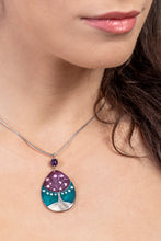 Load image into Gallery viewer, Nothrilien Diva necklace with teardrop shaped pendant
