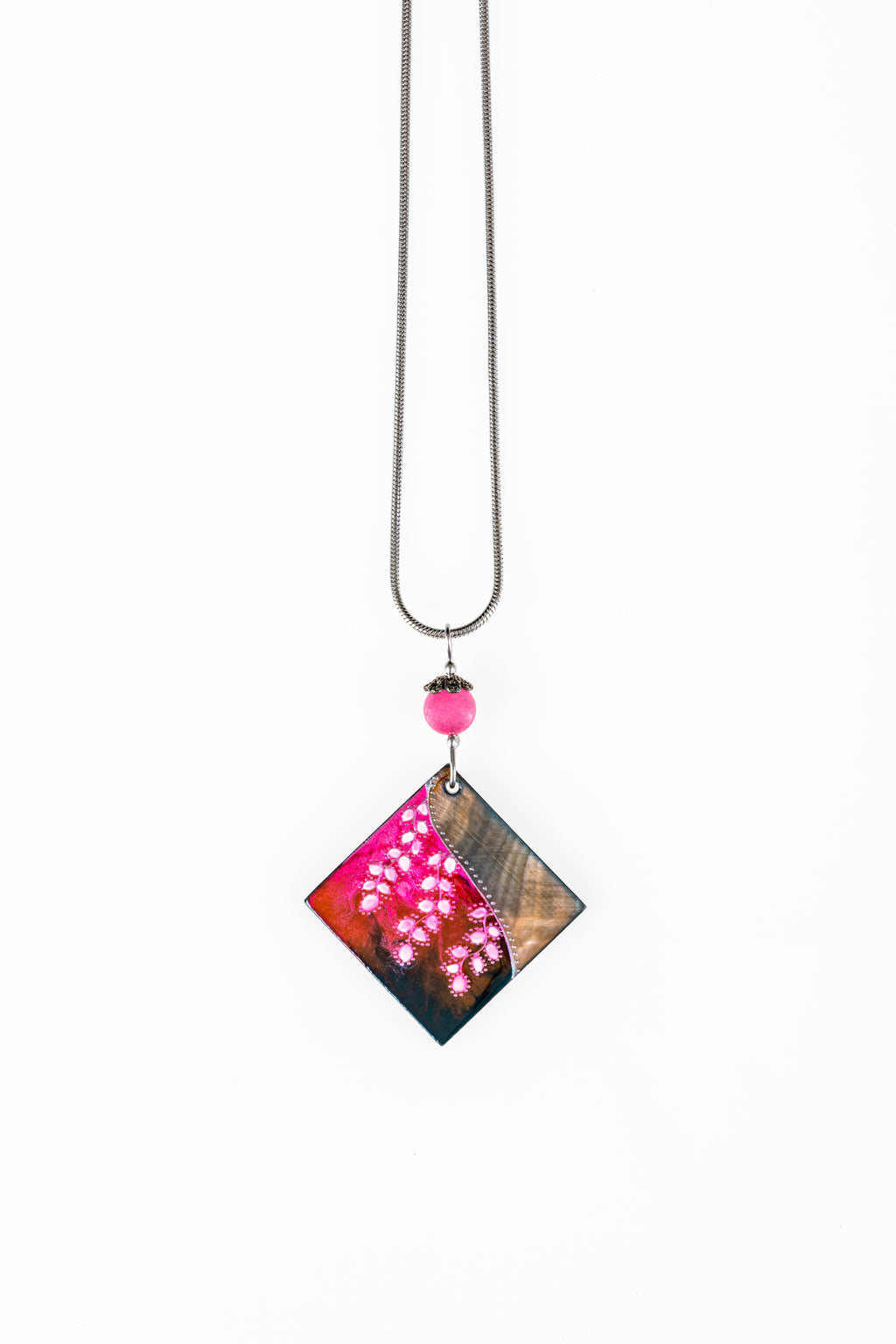 Ciklamen color Tendrill Decent necklace