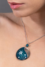 Load image into Gallery viewer, Lagoon Blue Gilnith Diva necklace
