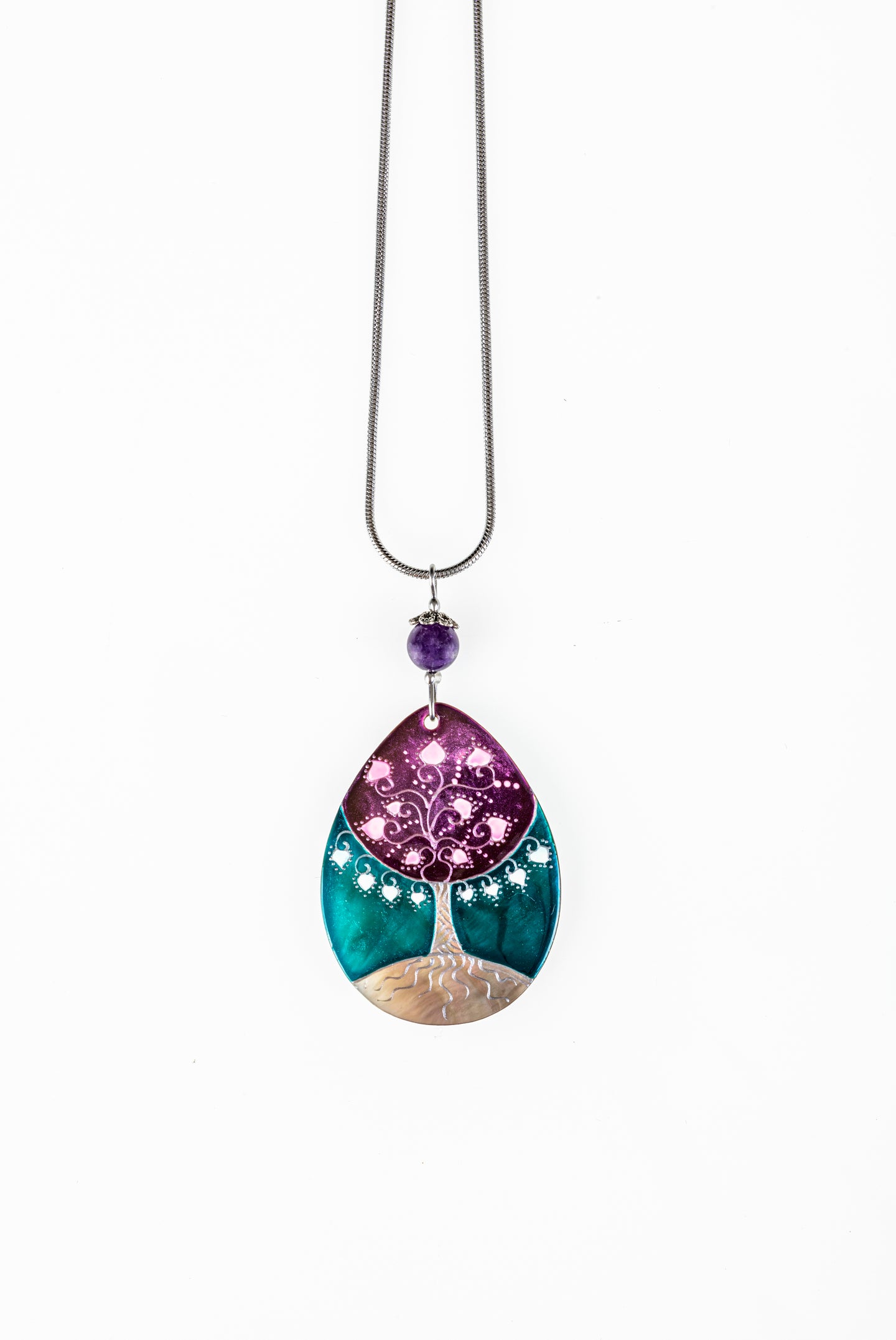 Nothrilien Diva necklace with teardrop shaped pendant