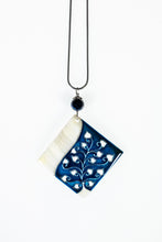 Load image into Gallery viewer, Nothrilien Diva necklace with four elements-shaped pendant
