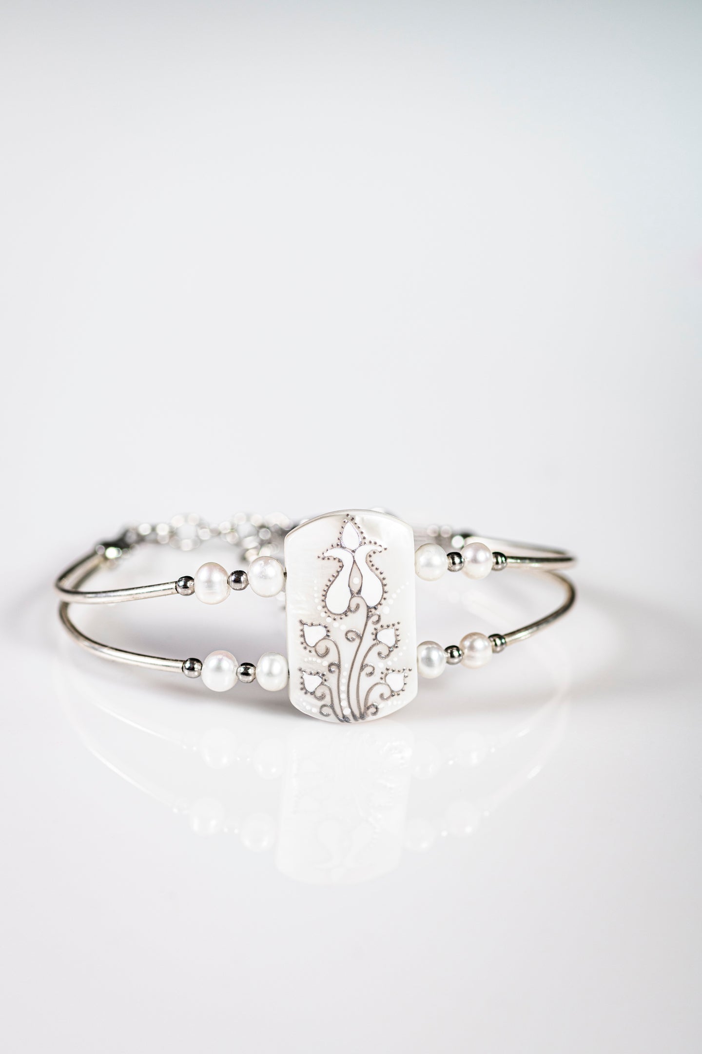 Moonlight Silver Tuliphen bracelet