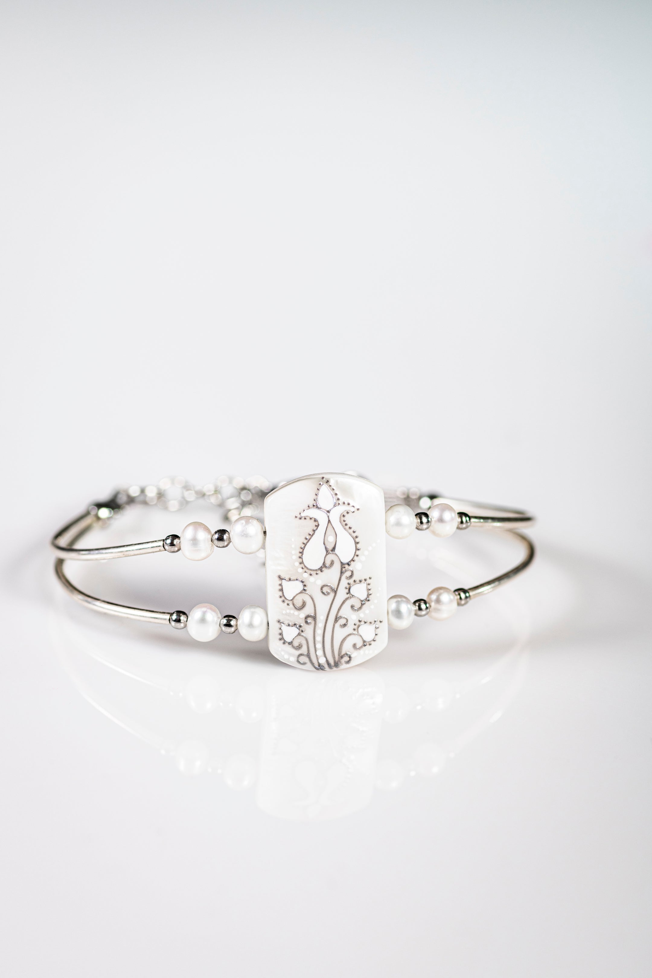 Moonlight Silver Tuliphen Diva collection