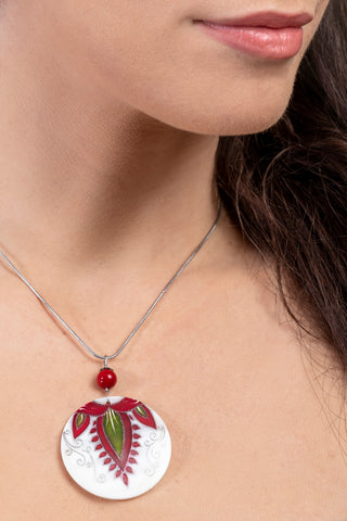 Meggypiros Trilliath Diva nyaklánc