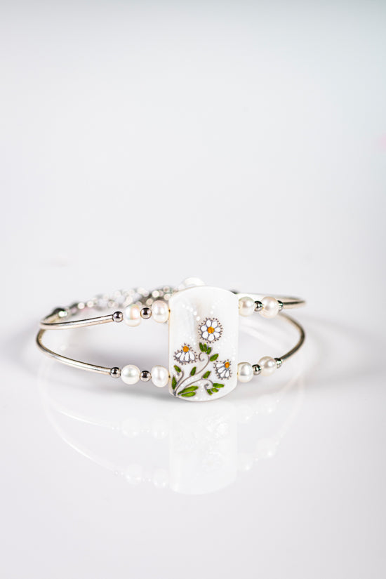 Summer White Chamalis bracelet