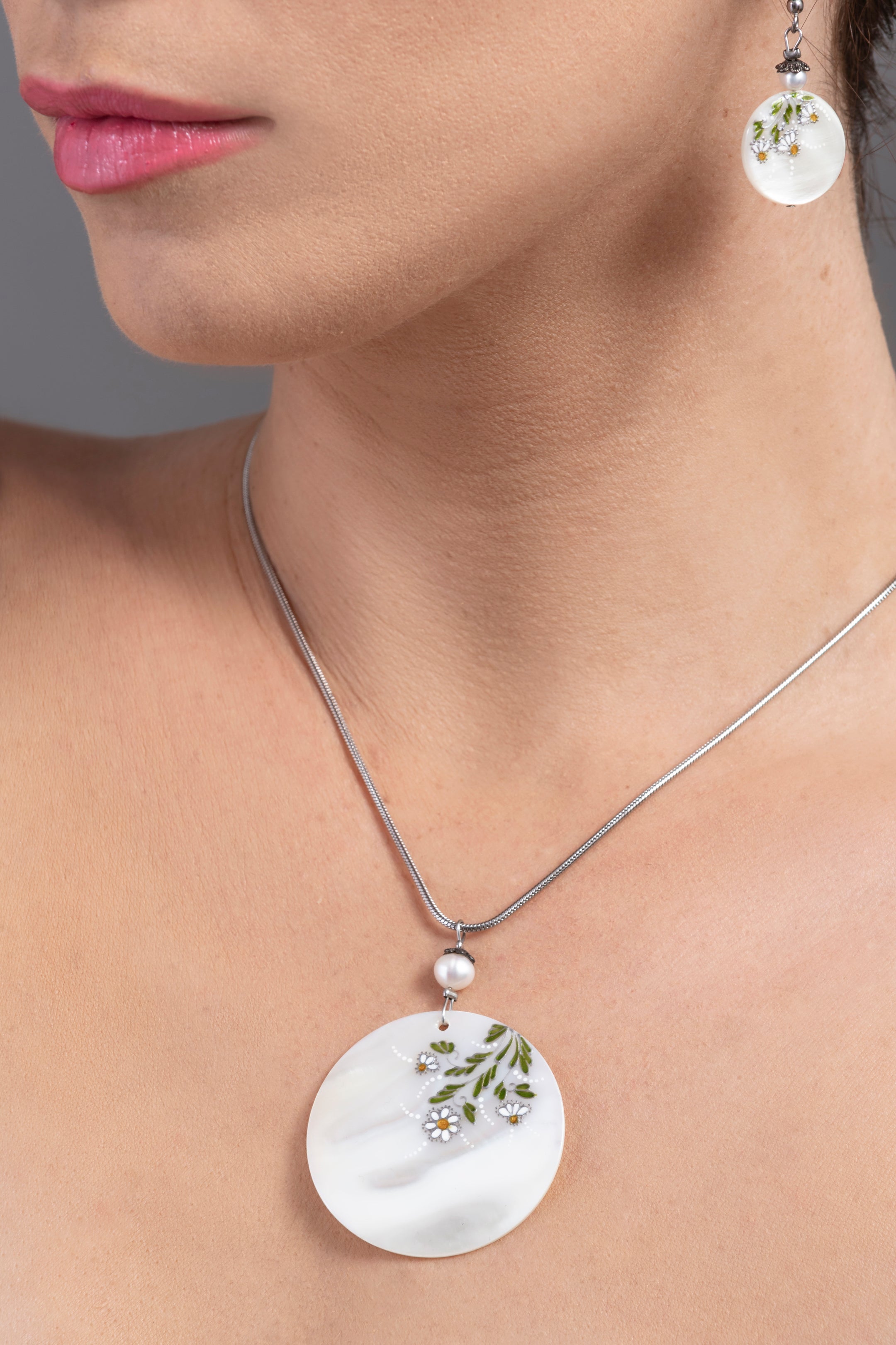 Summer White Chamalis Diva collection