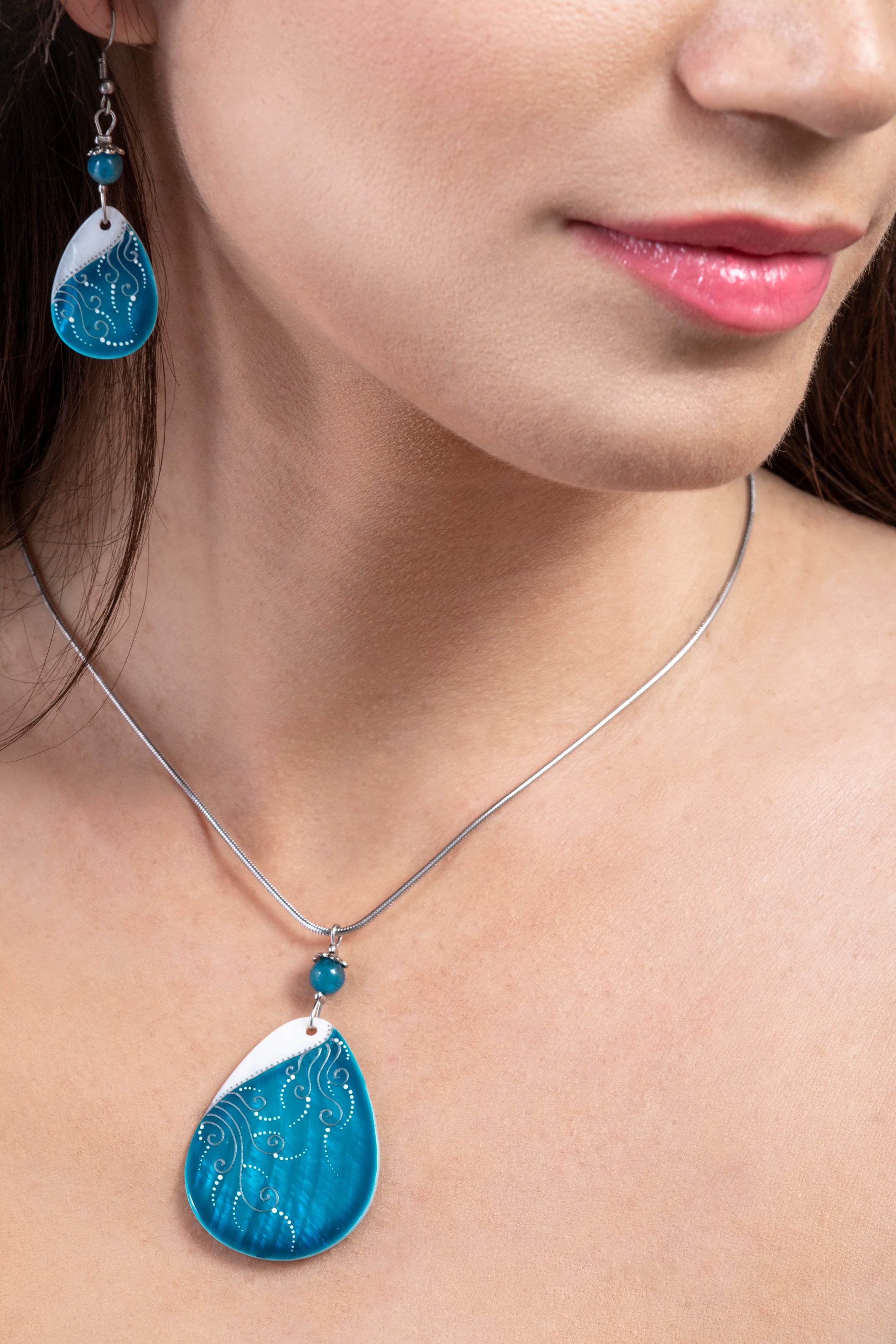 Lagoon Blue Spiralith Diva collection
