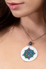 Load image into Gallery viewer, Mandalorin Diva necklace with sun shaped pendant
