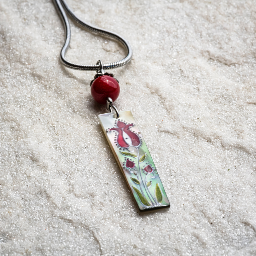 Cherry Red Tuliphen Decent necklace