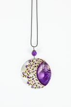 Load image into Gallery viewer, Solina Diva necklace with sun shaped pendant
