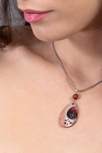 Copper chestnut color Solina Decent necklace