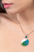 Load image into Gallery viewer, Aqua Sea Spiralith Decent necklace
